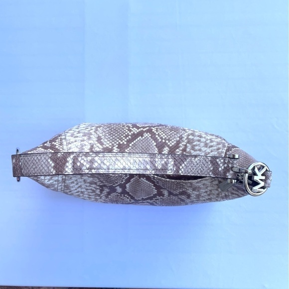 Michael Kors Fulton Medium Top Zip Shoulder Bag – Embossed Leather in Dark Sand - Picture 13 of 15